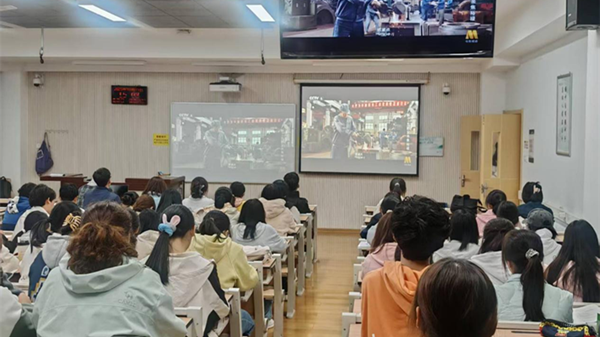 图片1 影片开场.png