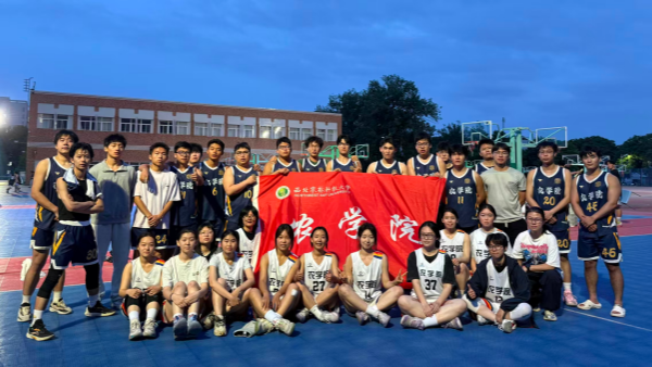 图为农学院男篮女篮合影_副本.png